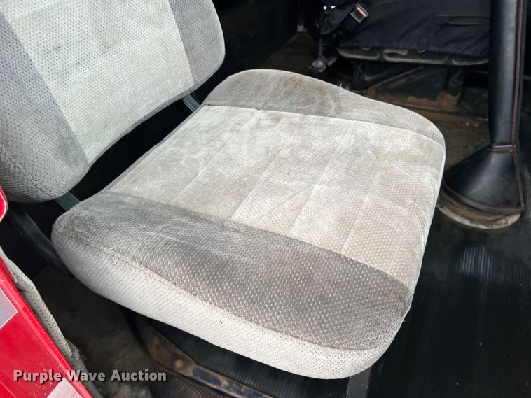 image for item DO8866 1991 Freightliner FLD120  semi truck