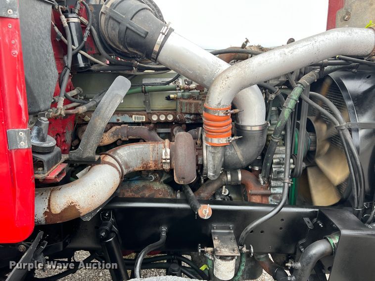 image for item DO8866 1991 Freightliner FLD120  semi truck