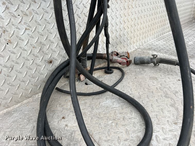 image for item DO8866 1991 Freightliner FLD120  semi truck