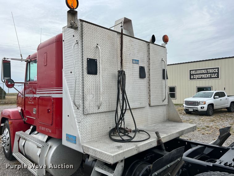 image for item DO8866 1991 Freightliner FLD120  semi truck