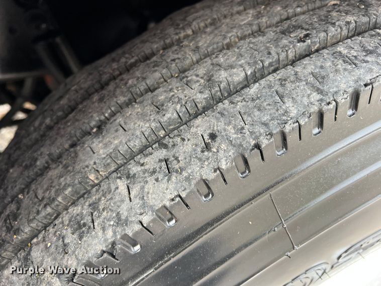 image for item DO8866 1991 Freightliner FLD120  semi truck