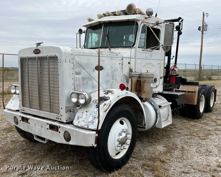 image for item DO8868 1975 Peterbilt  semi truck