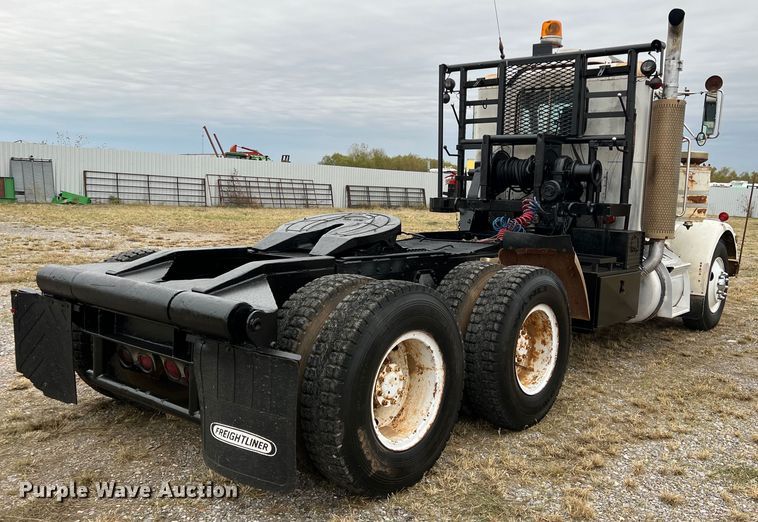 image for item DO8868 1975 Peterbilt  semi truck