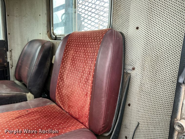 image for item DO8868 1975 Peterbilt  semi truck