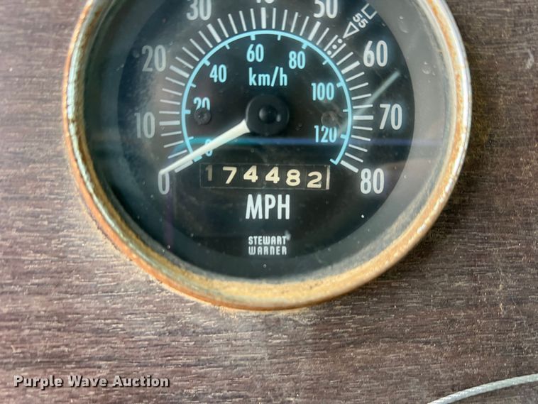 image for item DO8868 1975 Peterbilt  semi truck