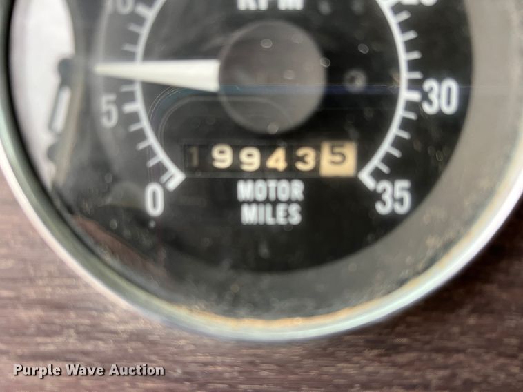 image for item DO8868 1975 Peterbilt  semi truck
