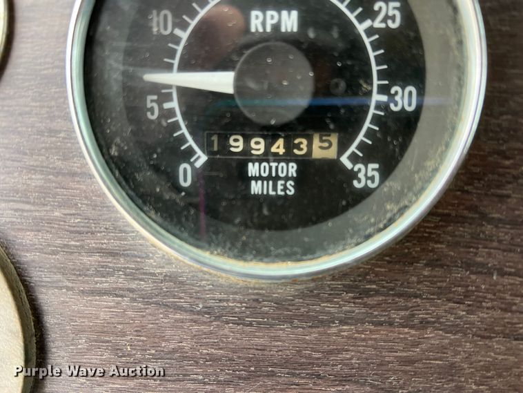 image for item DO8868 1975 Peterbilt  semi truck