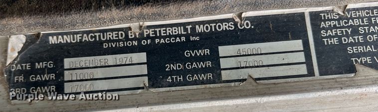 image for item DO8868 1975 Peterbilt  semi truck