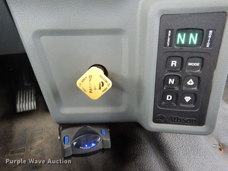 image for item DP0415 2015 Ford F750 Super Duty XLT  SuperCab flatbed truck