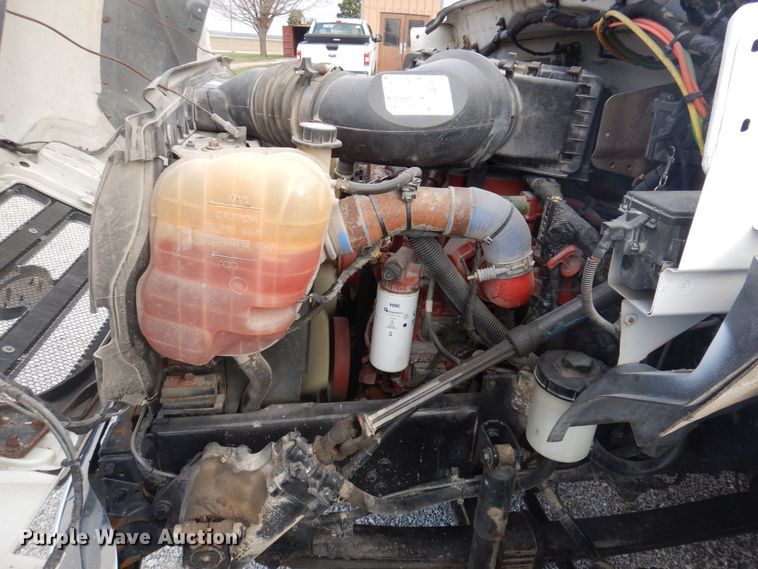 image for item DP0415 2015 Ford F750 Super Duty XLT  SuperCab flatbed truck