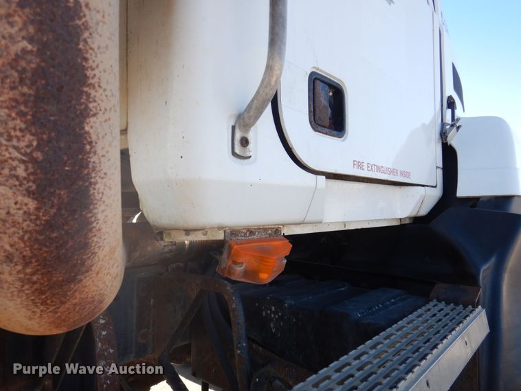 image for item DP0435 1995 Mack CH613  semi truck