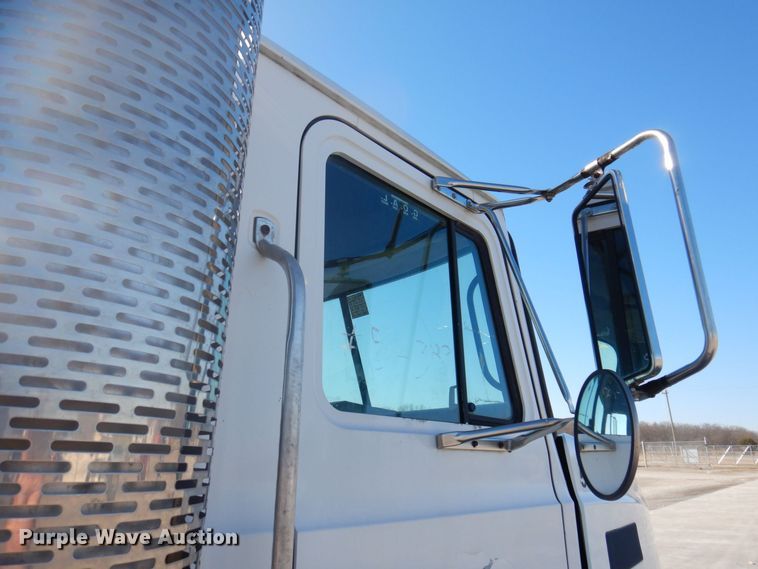 image for item DP0435 1995 Mack CH613  semi truck