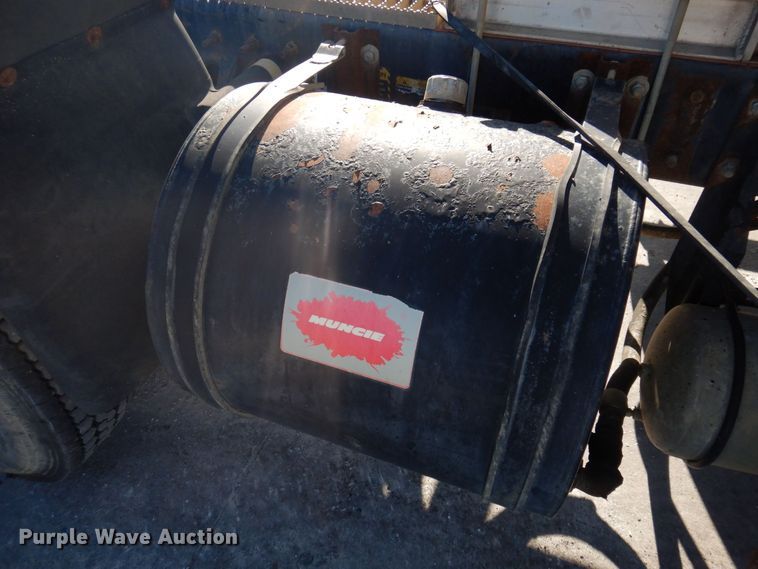 image for item DP0435 1995 Mack CH613  semi truck