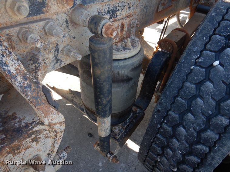 image for item DP0435 1995 Mack CH613  semi truck