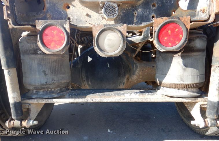 image for item DP0435 1995 Mack CH613  semi truck