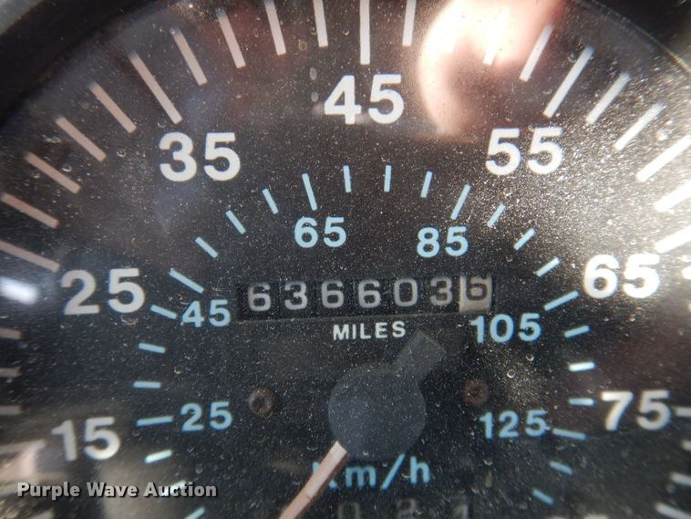 image for item DP0435 1995 Mack CH613  semi truck