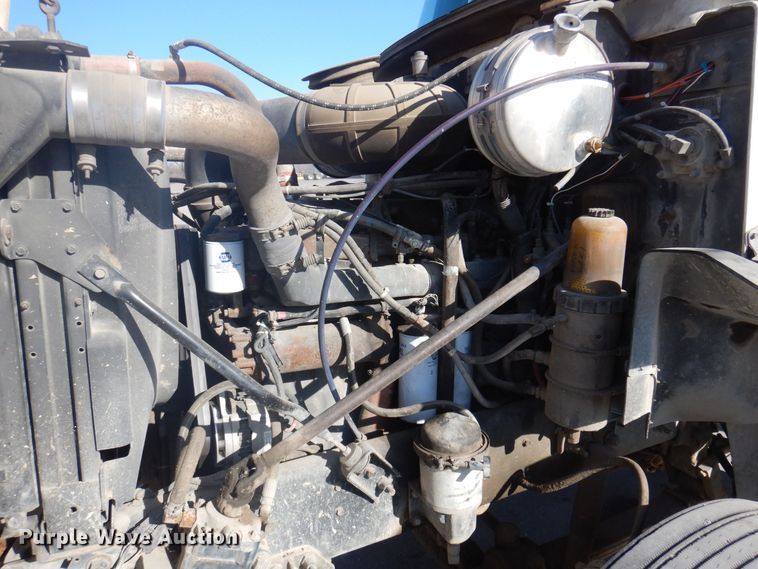 image for item DP0435 1995 Mack CH613  semi truck