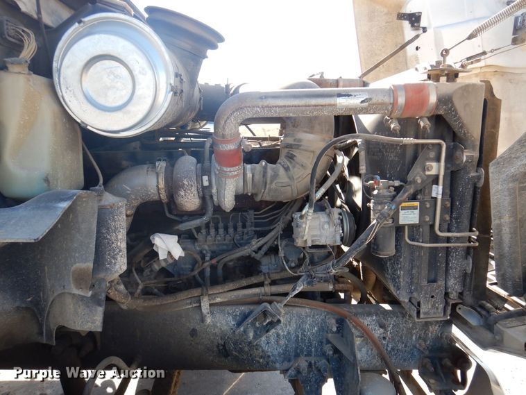 image for item DP0435 1995 Mack CH613  semi truck