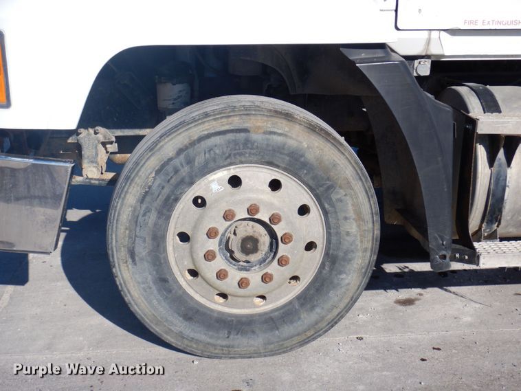 image for item DP0435 1995 Mack CH613  semi truck