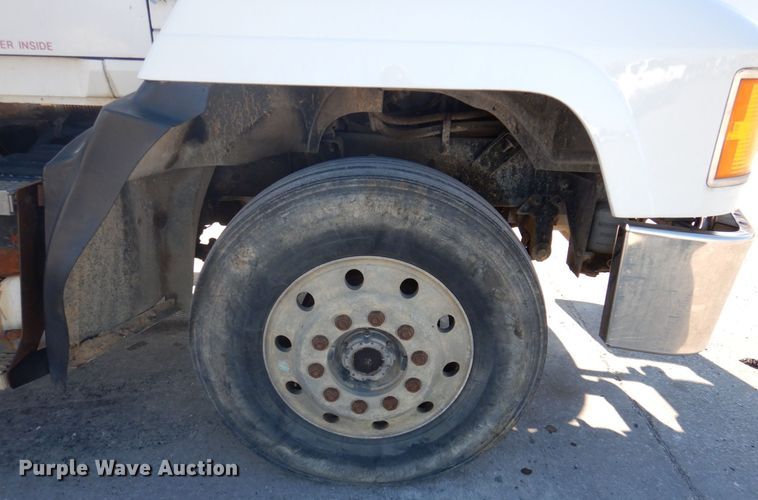 image for item DP0435 1995 Mack CH613  semi truck