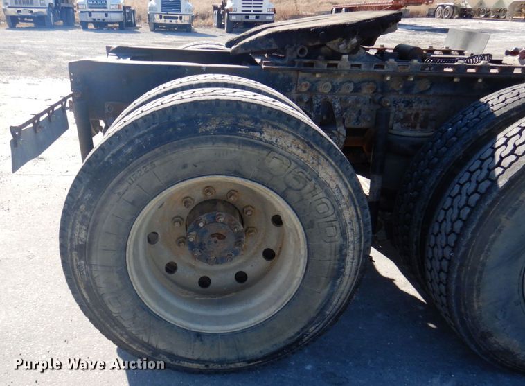 image for item DP0435 1995 Mack CH613  semi truck