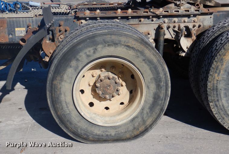 image for item DP0435 1995 Mack CH613  semi truck