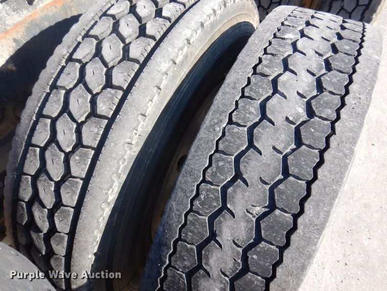 image for item DP0435 1995 Mack CH613  semi truck