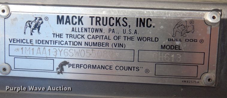image for item DP0435 1995 Mack CH613  semi truck