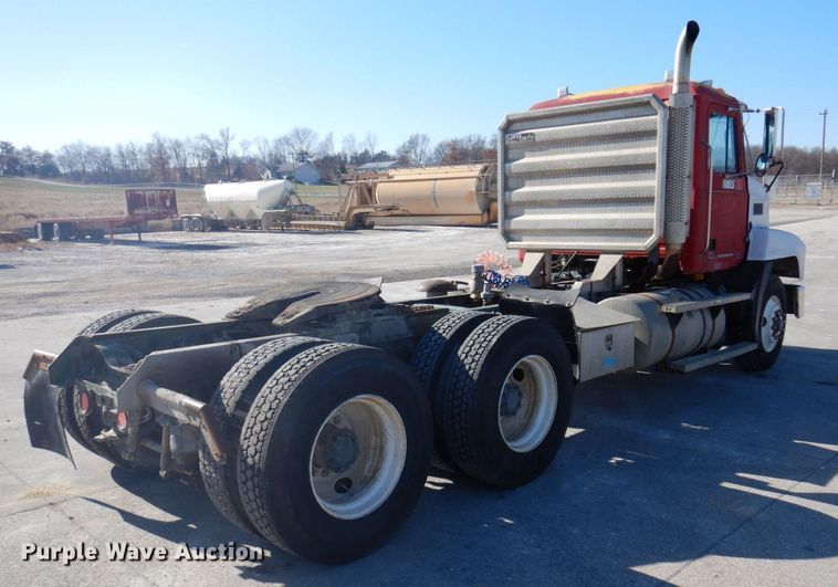 image for item DP0437 1994 Mack CH613  semi truck