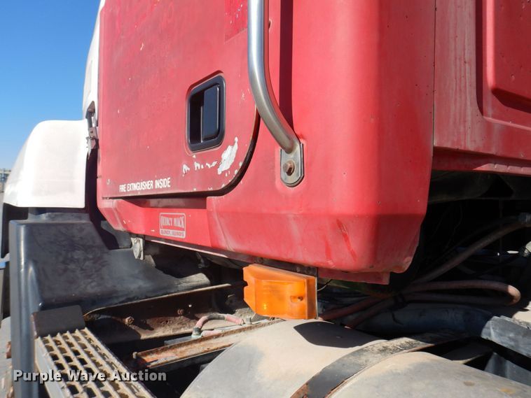 image for item DP0437 1994 Mack CH613  semi truck