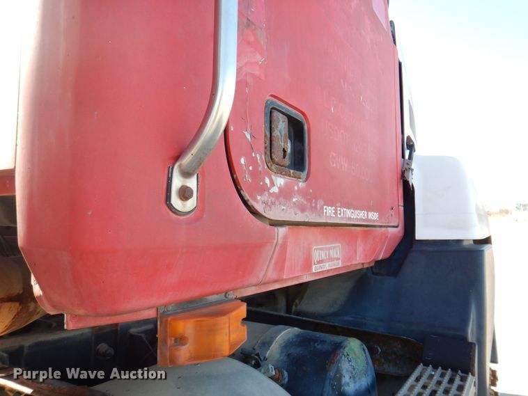 image for item DP0437 1994 Mack CH613  semi truck