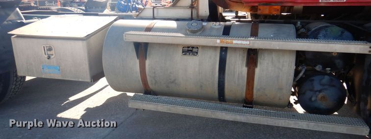 image for item DP0437 1994 Mack CH613  semi truck