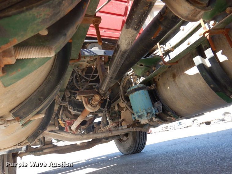 image for item DP0437 1994 Mack CH613  semi truck