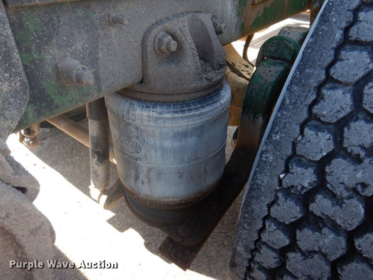 image for item DP0437 1994 Mack CH613  semi truck