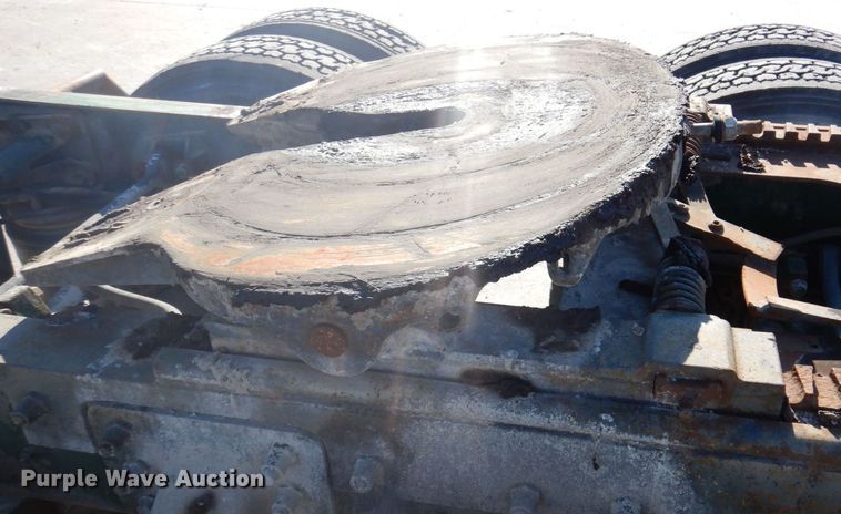 image for item DP0437 1994 Mack CH613  semi truck