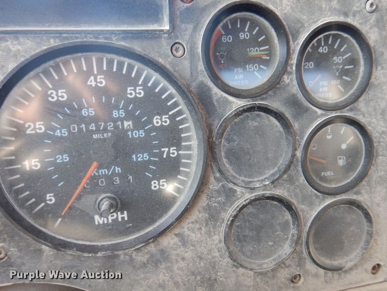 image for item DP0437 1994 Mack CH613  semi truck