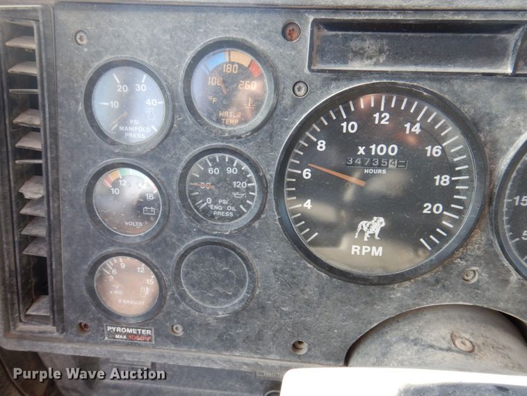 image for item DP0437 1994 Mack CH613  semi truck