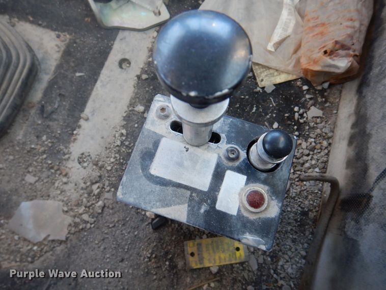 image for item DP0437 1994 Mack CH613  semi truck