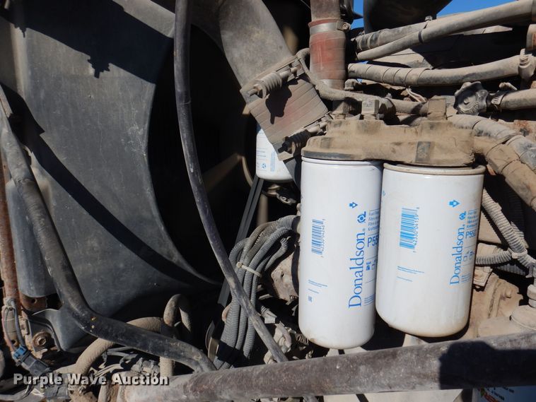 image for item DP0437 1994 Mack CH613  semi truck