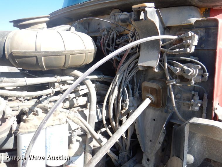 image for item DP0437 1994 Mack CH613  semi truck