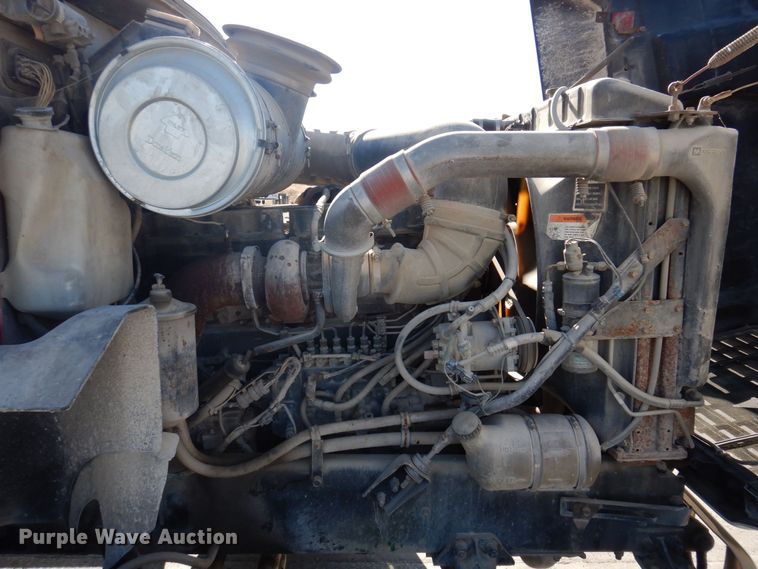 image for item DP0437 1994 Mack CH613  semi truck