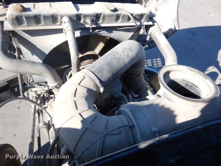 image for item DP0437 1994 Mack CH613  semi truck