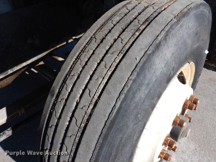 image for item DP0437 1994 Mack CH613  semi truck