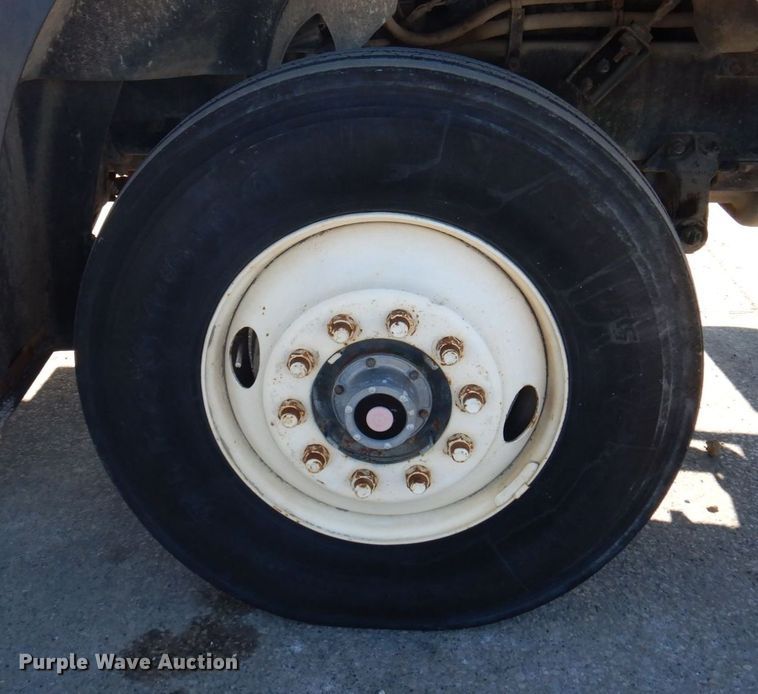 image for item DP0437 1994 Mack CH613  semi truck