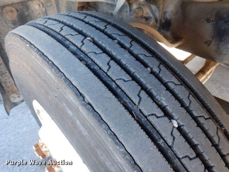 image for item DP0437 1994 Mack CH613  semi truck