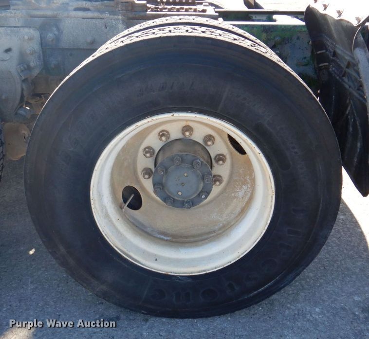 image for item DP0437 1994 Mack CH613  semi truck