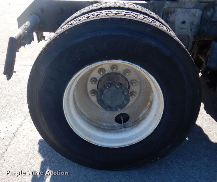 image for item DP0437 1994 Mack CH613  semi truck