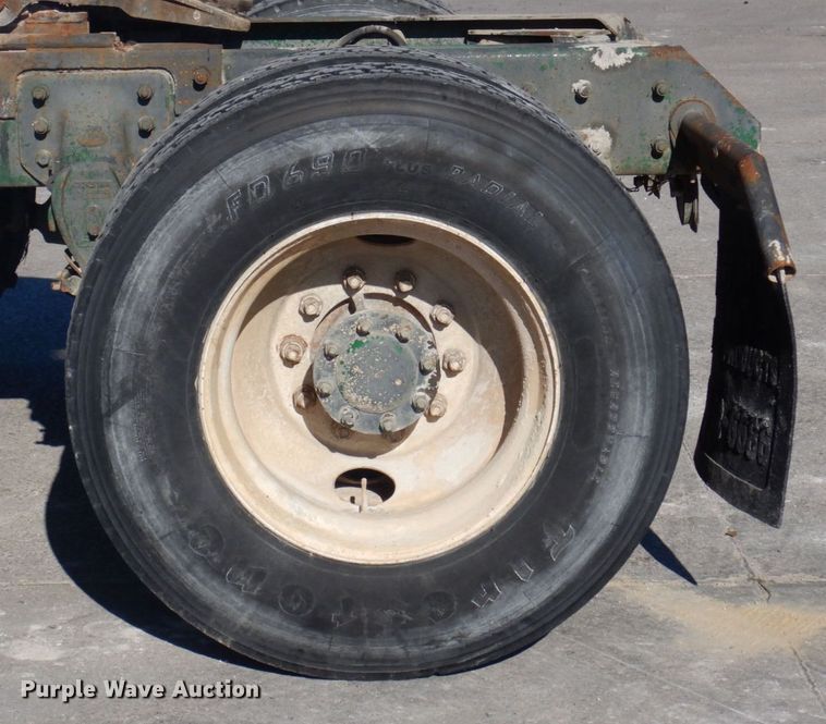 image for item DP0437 1994 Mack CH613  semi truck