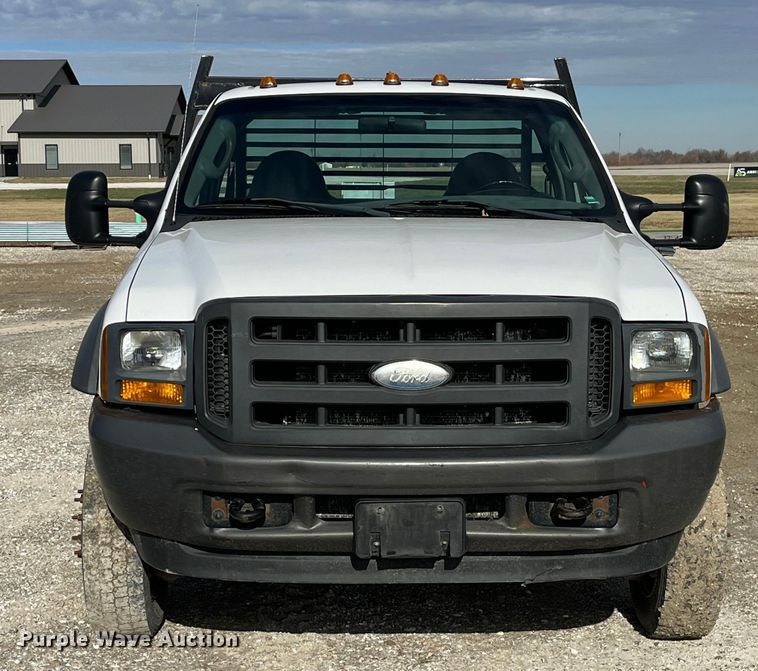 image for item DP0449 2005 Ford F450 Super Duty XL  flatbed truck