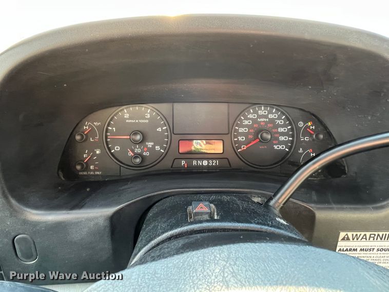 image for item DP0449 2005 Ford F450 Super Duty XL  flatbed truck